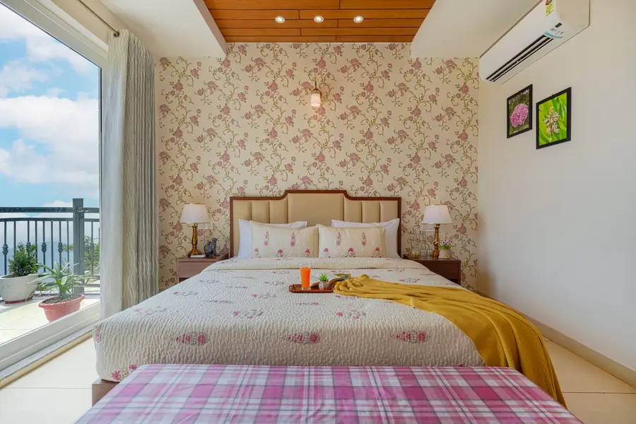 Konifer Greyvine, Kasauli