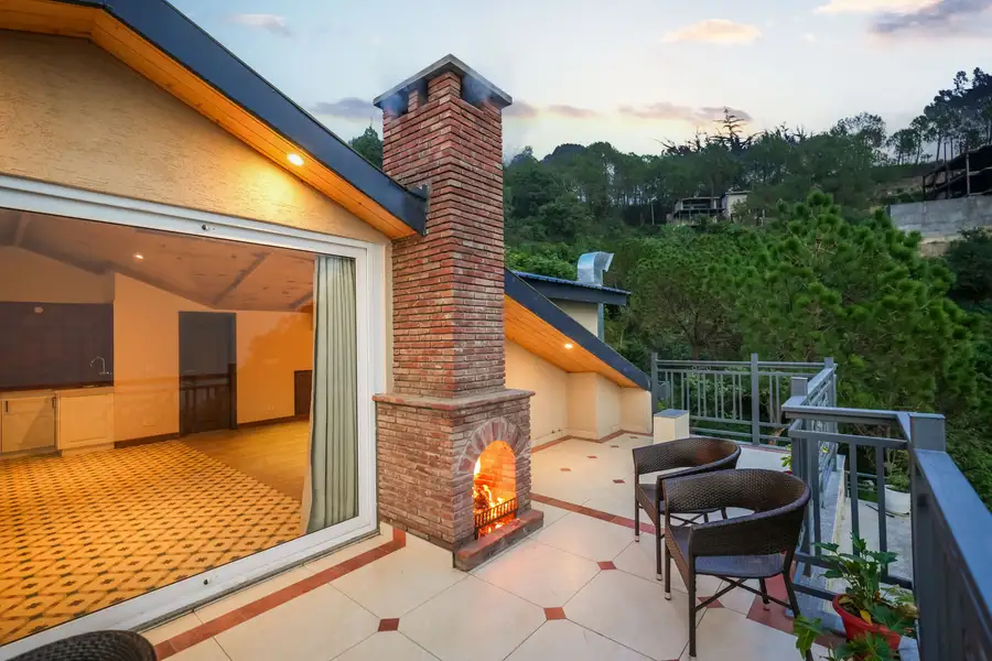 Konifer Rosewood, Kasauli