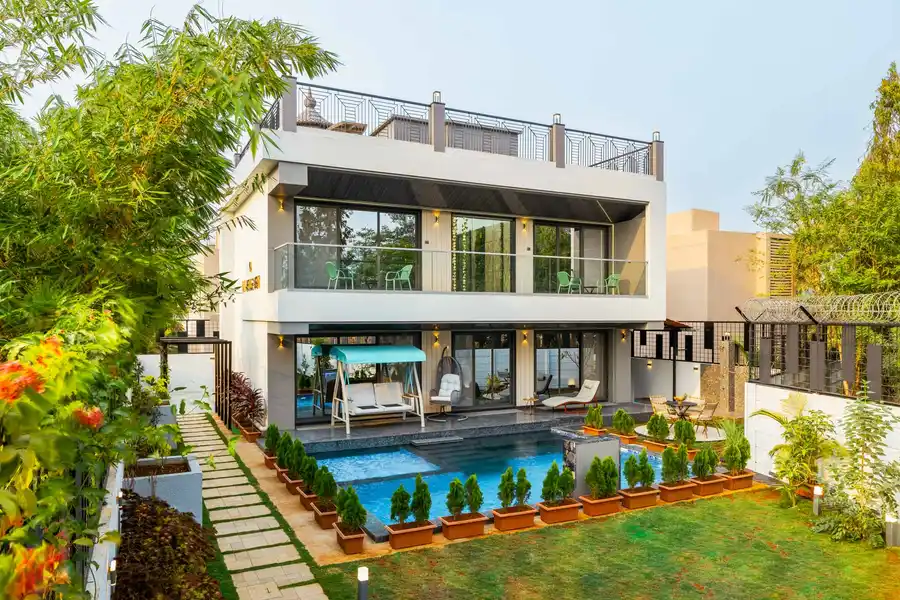 La Belle Vue, Karjat