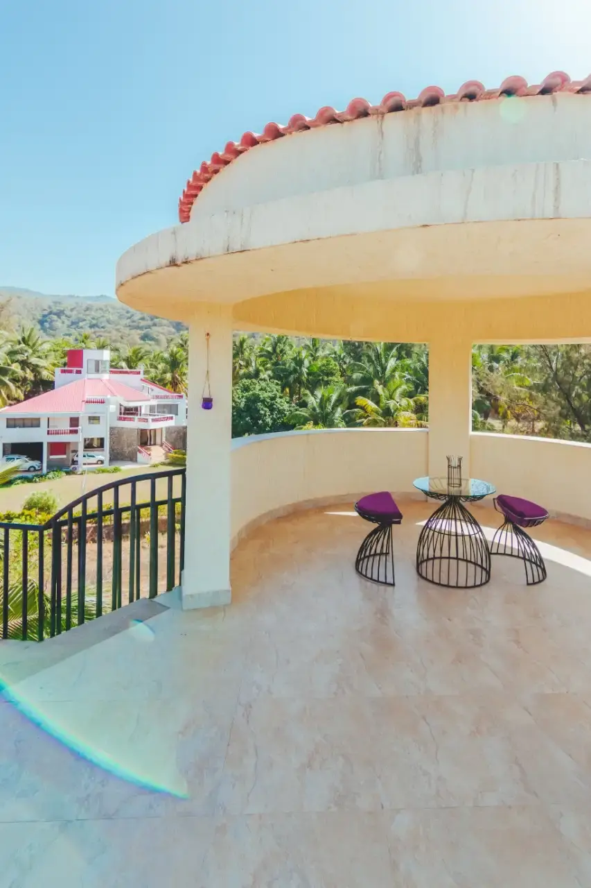La Casa Maestro, Kashid