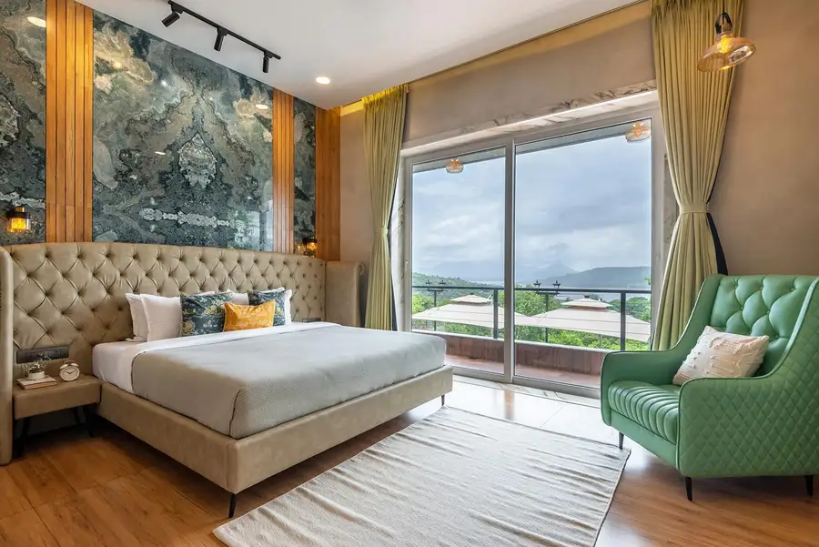La Rive, Lonavala
