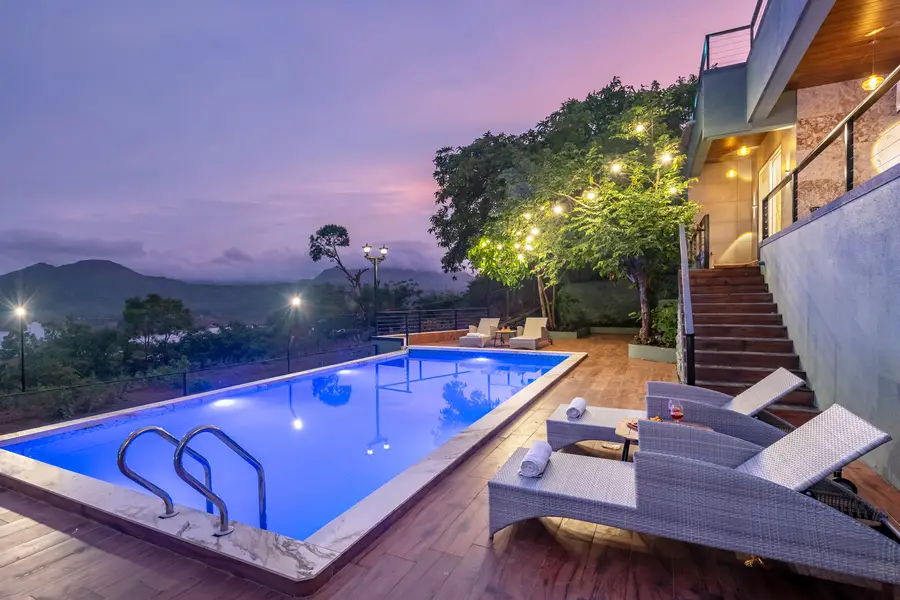 La Rive, Lonavala