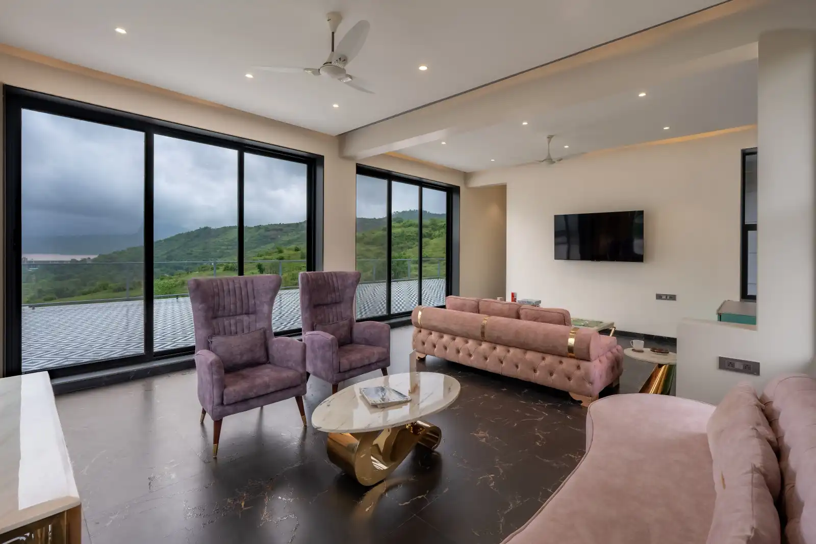 La Vida Loca, Lonavala