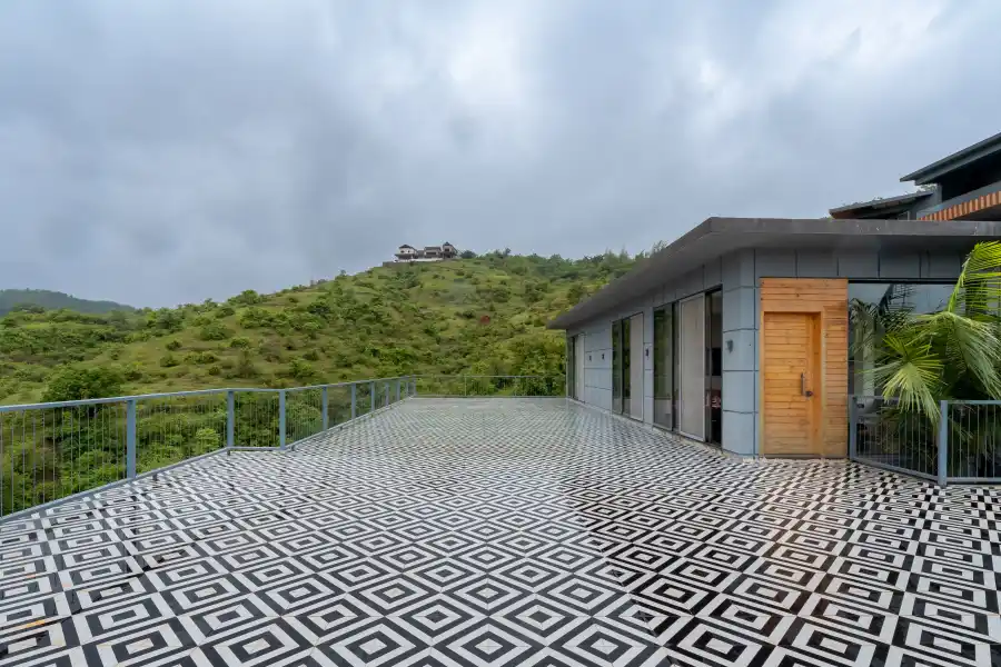 La Vida Loca, Lonavala