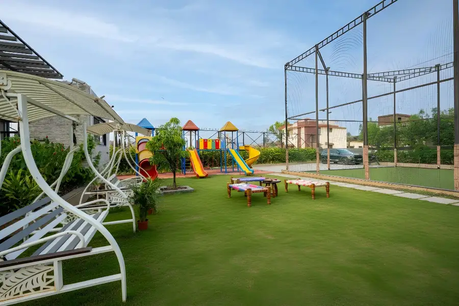 Lacielo Villa w/ Sports Turf, Lonavala
