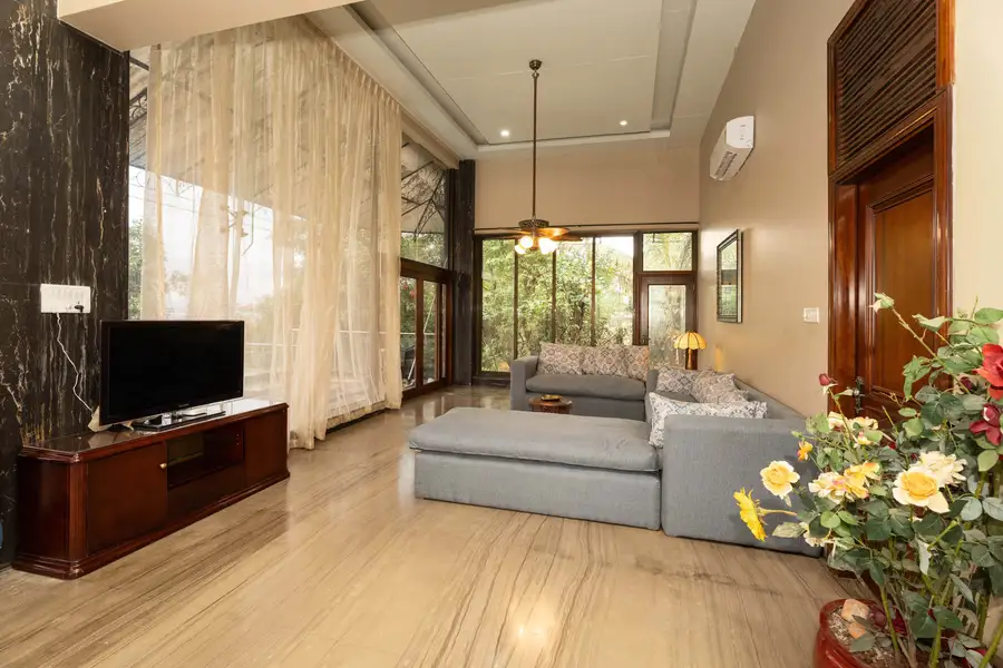Laguna Escape - Wai, Panchgani