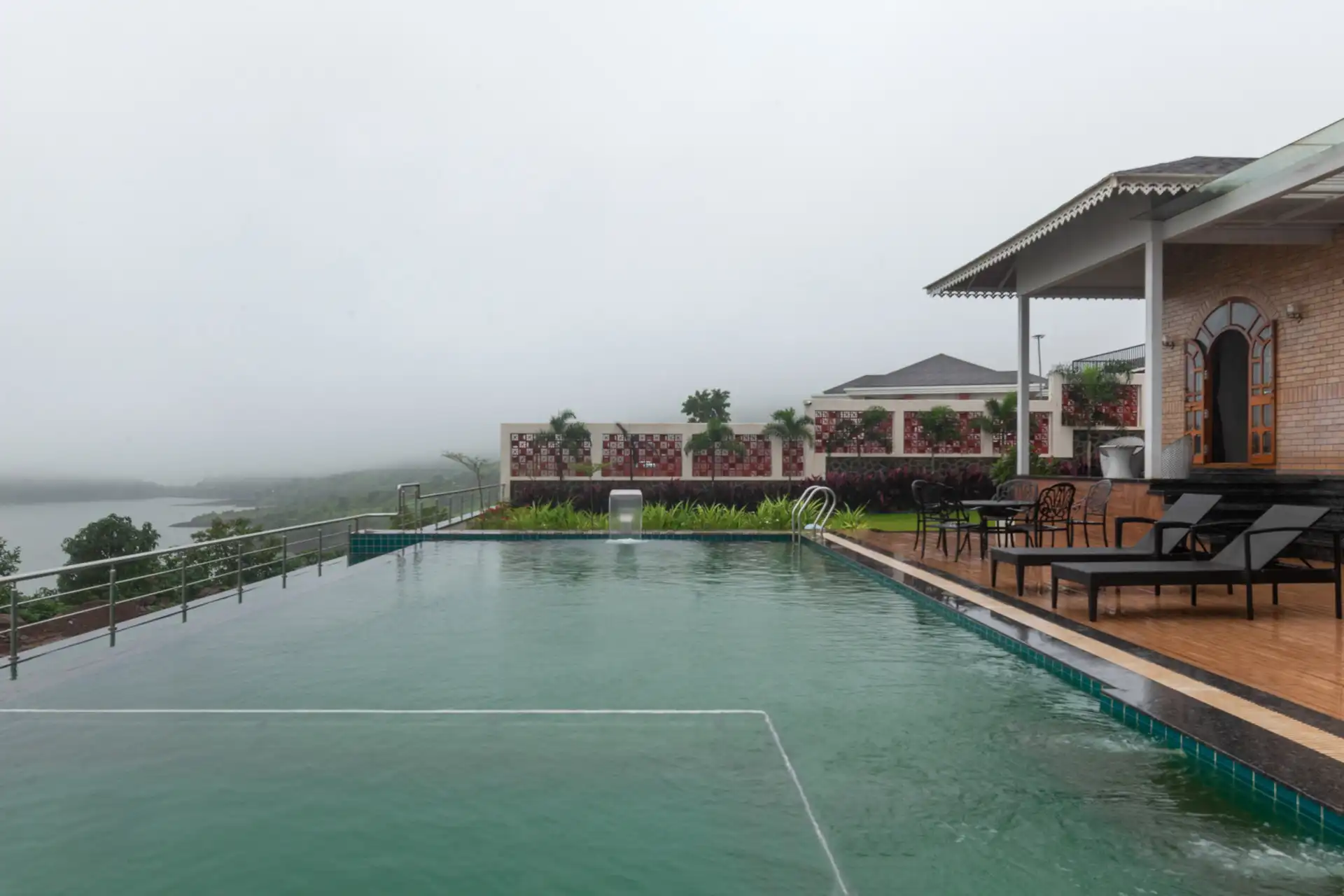 Lake Arches, Igatpuri