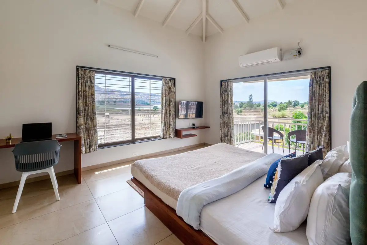 Lakeside Summers, Nashik