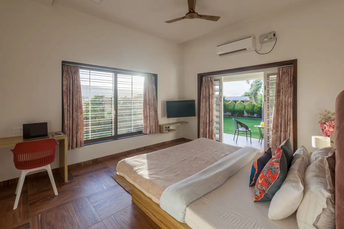 Lakeside Summers, Nashik