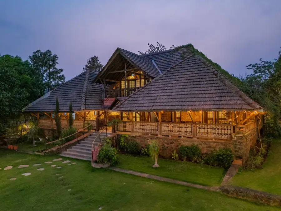 Lattitude By The Lake, Kamshet