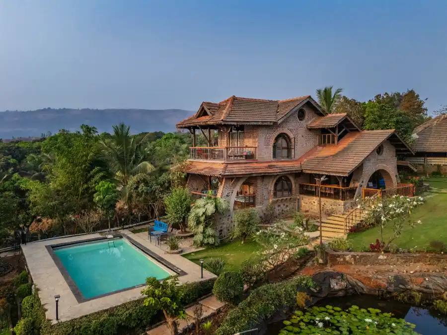 Lattitude By The Lake, Kamshet