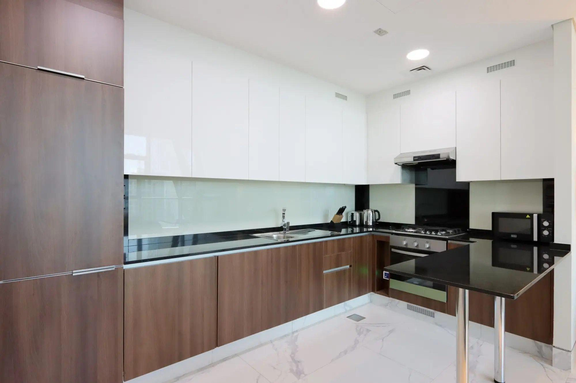 Lavish 1 BR In J One Tower, Dubai