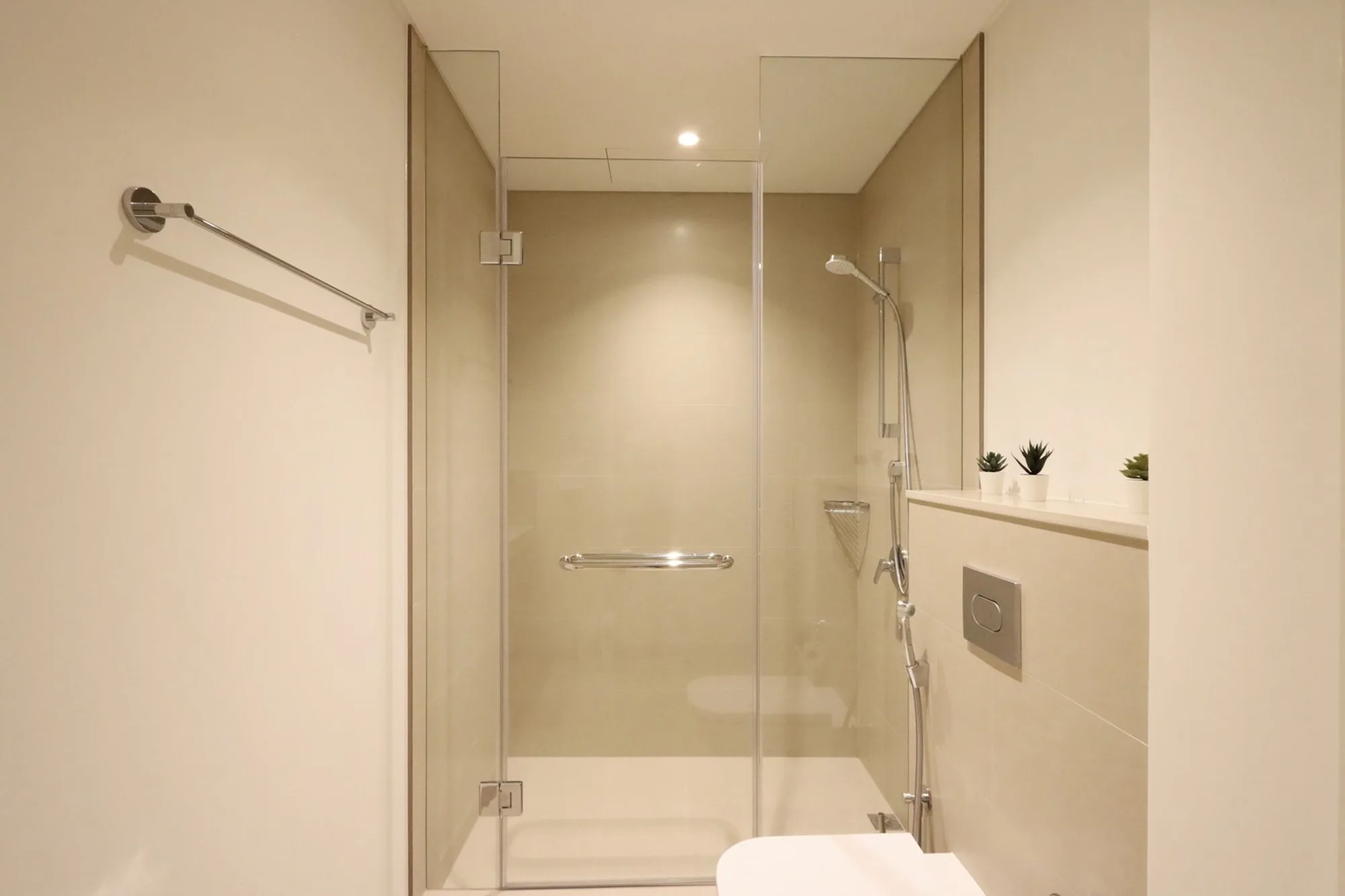 Lavish 2 Bedroom Suite with Burj Khalifa View & Direct Dubai Mall Access, Dubai