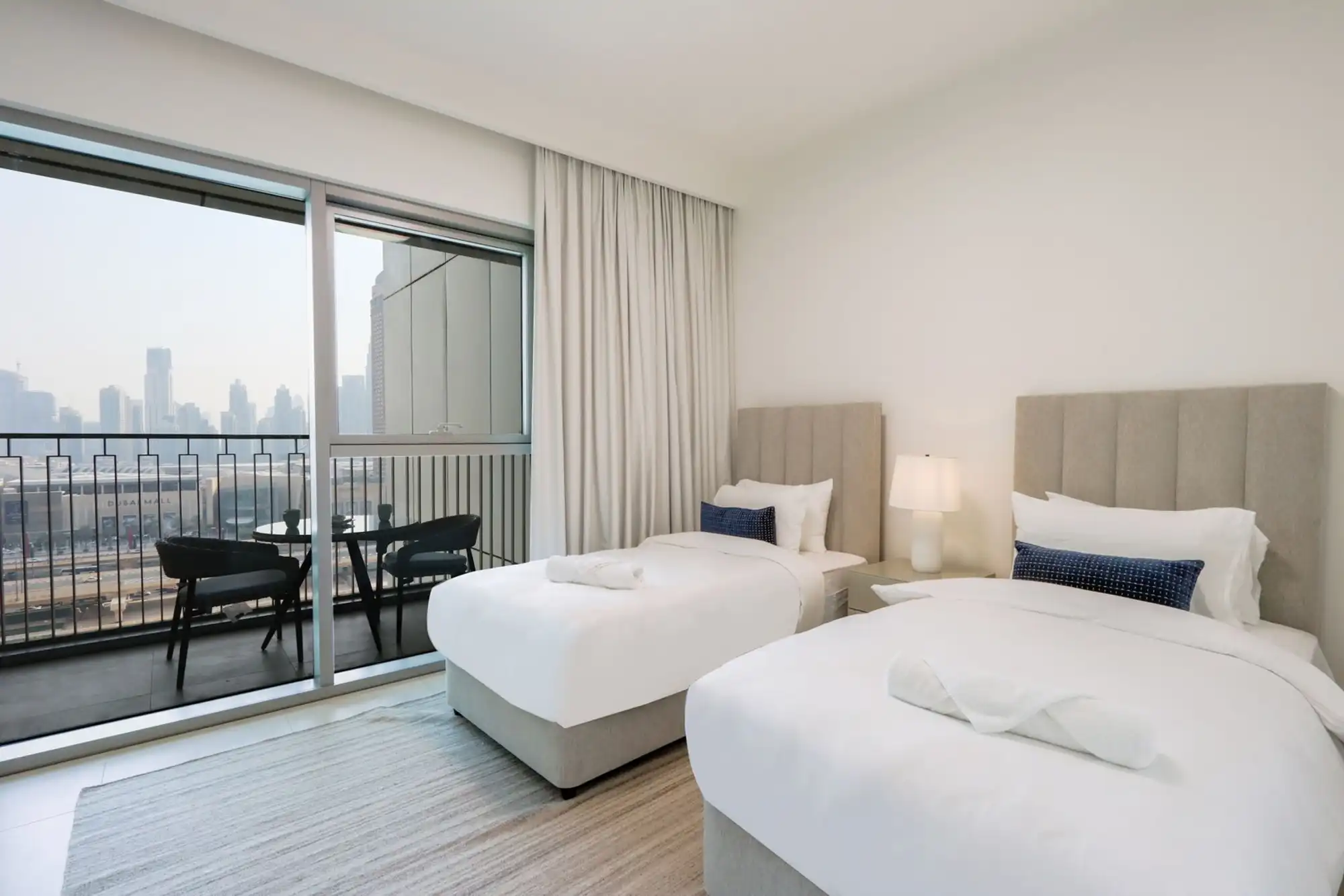 Lavish 2 Bedroom Suite with Burj Khalifa View & Direct Dubai Mall Access, Dubai