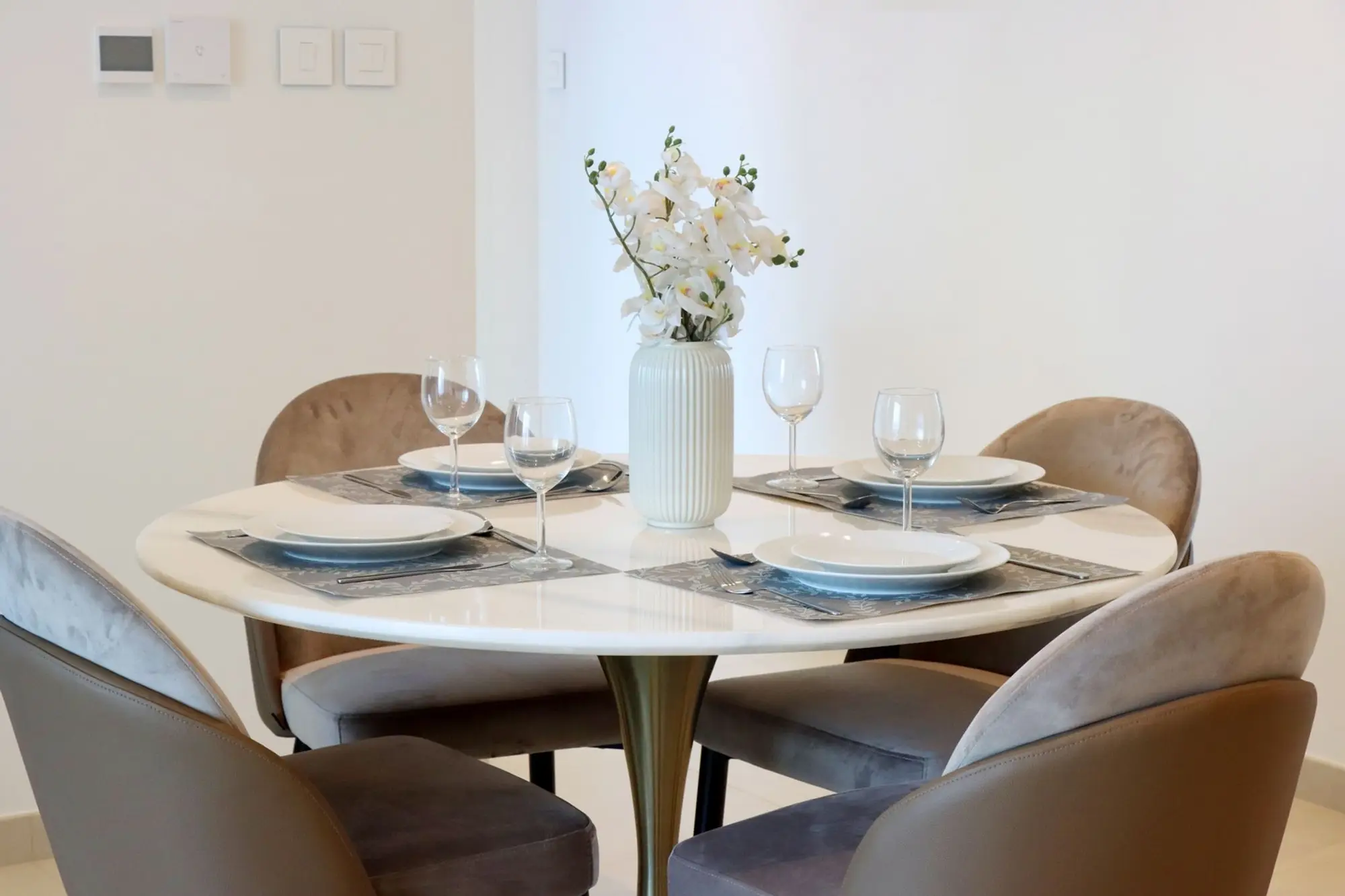 Lavish 2 Bedroom Suite with Burj Khalifa View & Direct Dubai Mall Access, Dubai