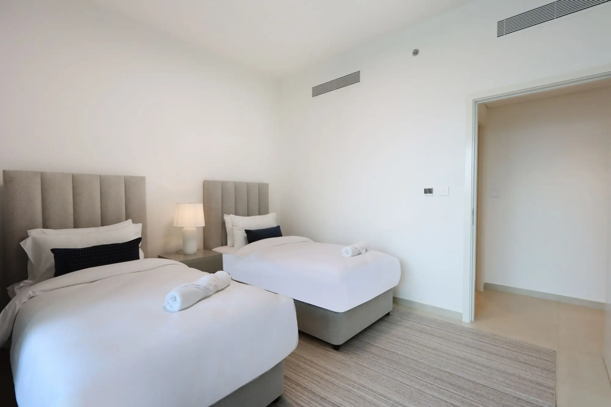 Lavish 2 Bedroom Suite with Burj Khalifa View & Direct Dubai Mall Access, Dubai