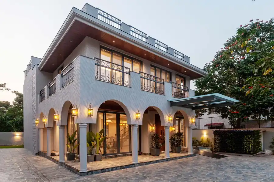 Le Arc, Lonavala