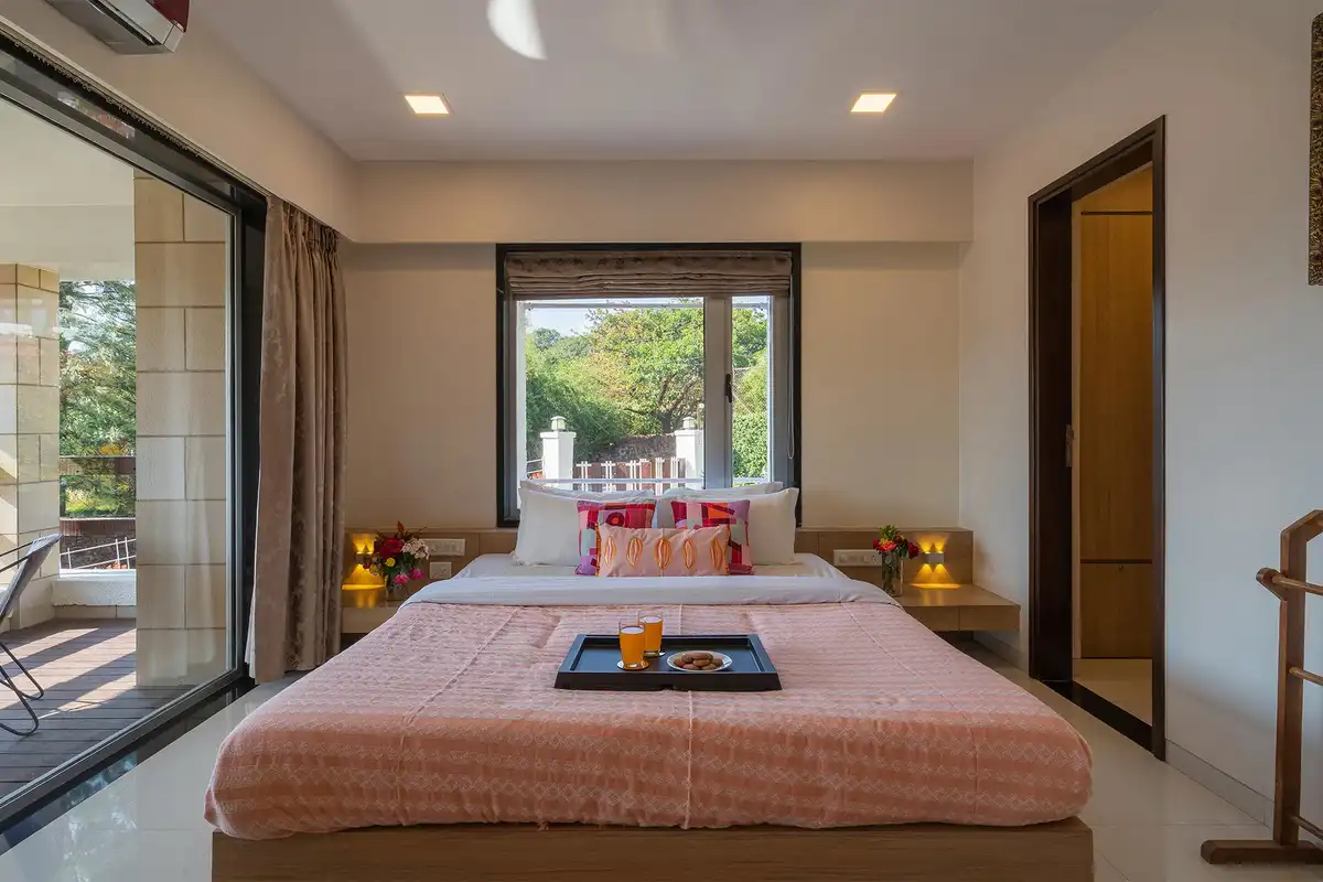 Lily @  Emilia Villa, Mahabaleshwar