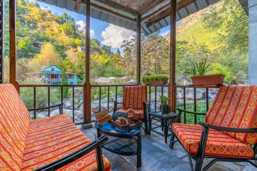 Liora @ Breezy Banks, Tirthan Valley