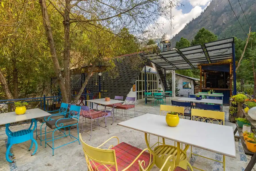 Liora @ Breezy Banks, Tirthan Valley