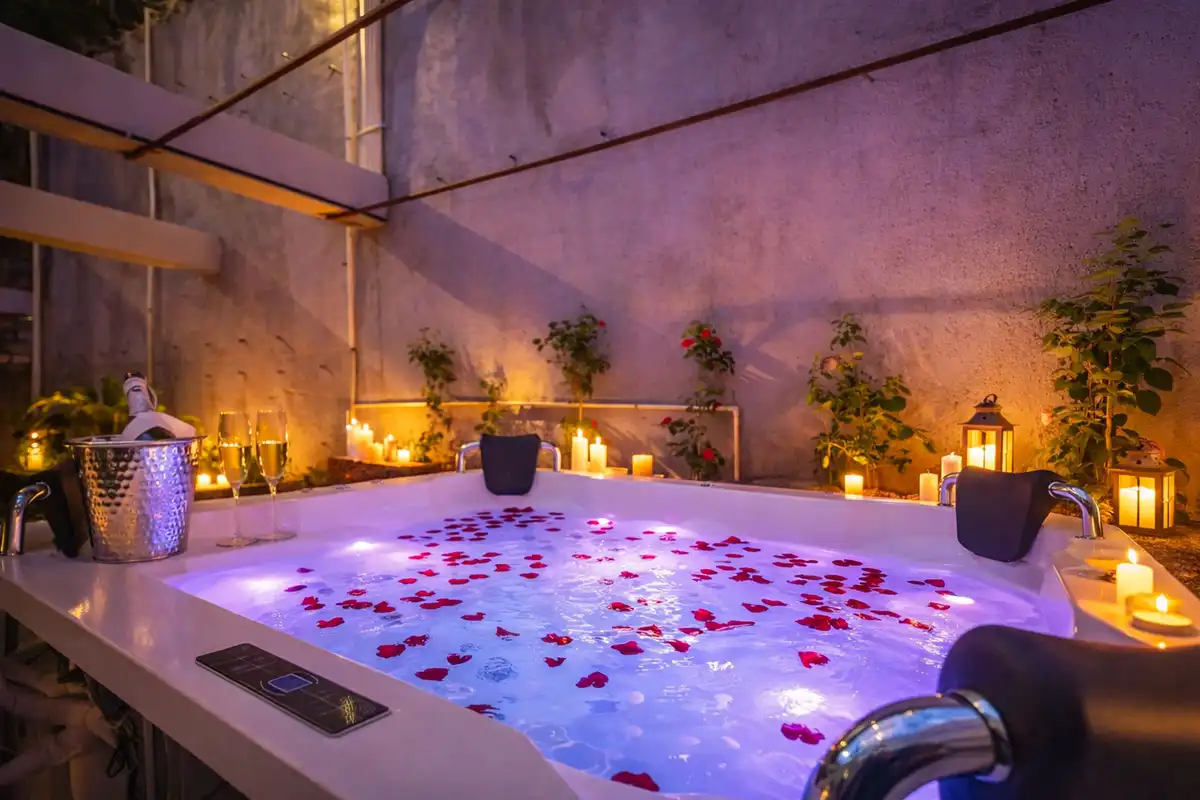 Louise Cottage W/ Outdoor Jacuzzi, Kasauli