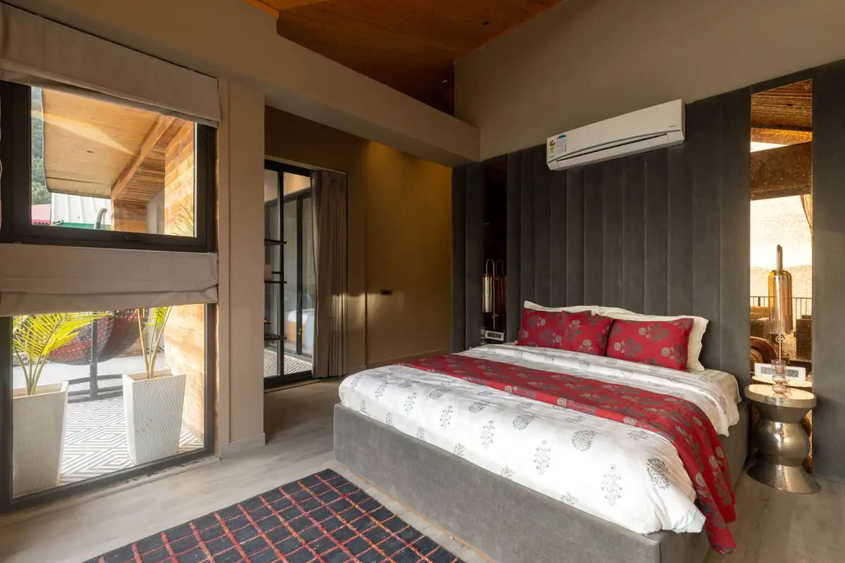 Louise Cottage W/ Outdoor Jacuzzi, Kasauli