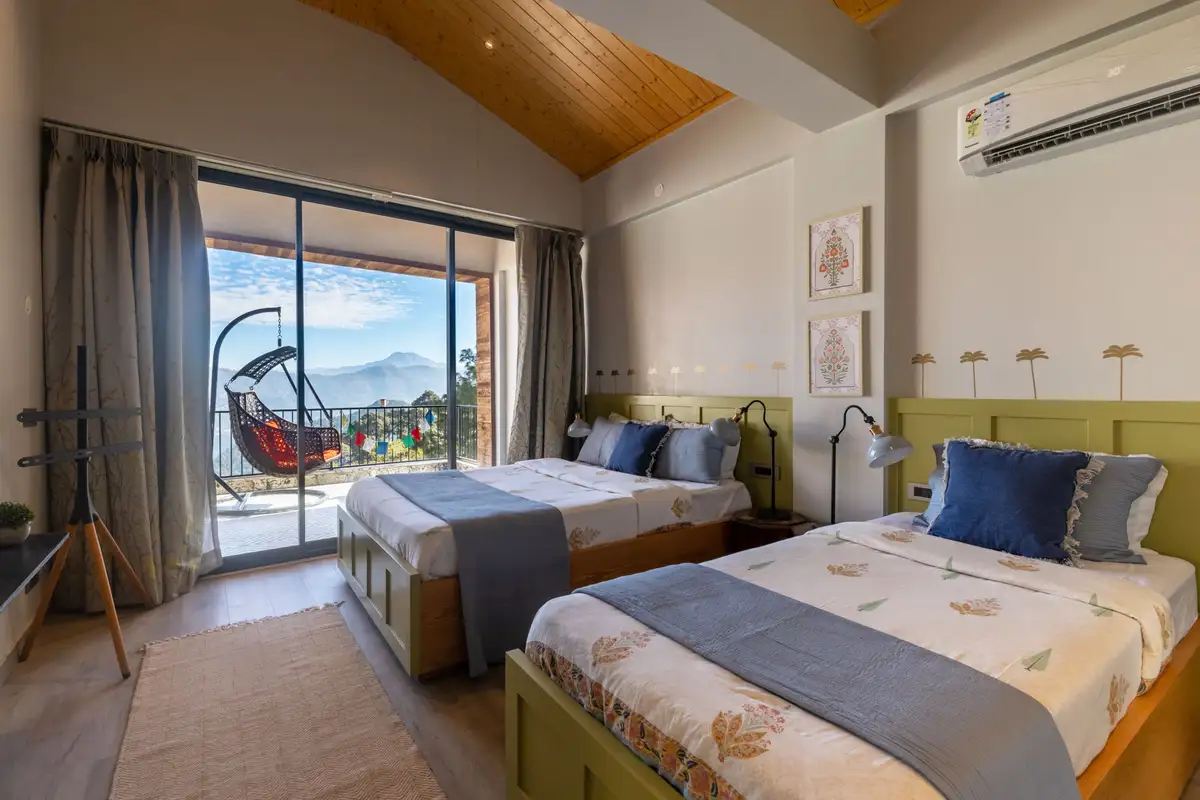 Louise Cottage W/ Outdoor Jacuzzi, Kasauli