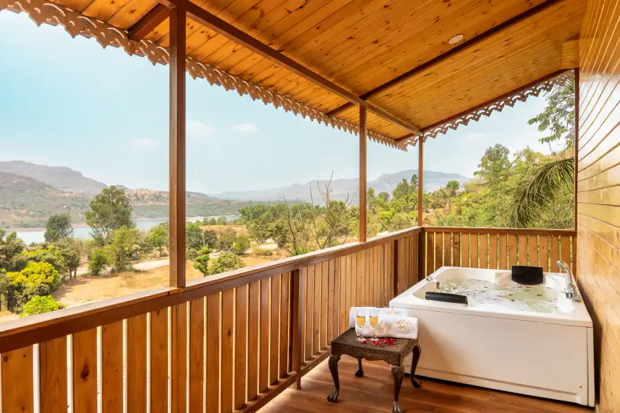 Love Nest, Mulshi