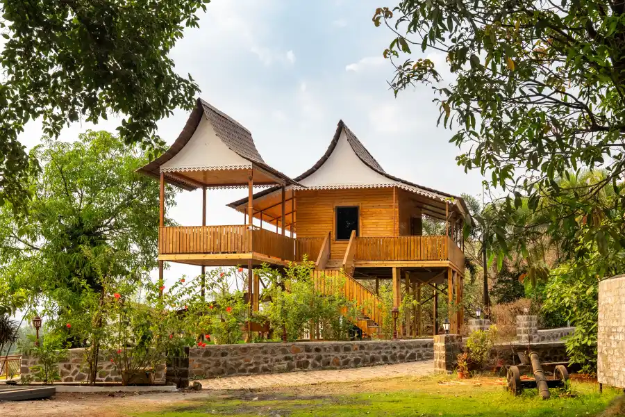 Love Nest, Mulshi