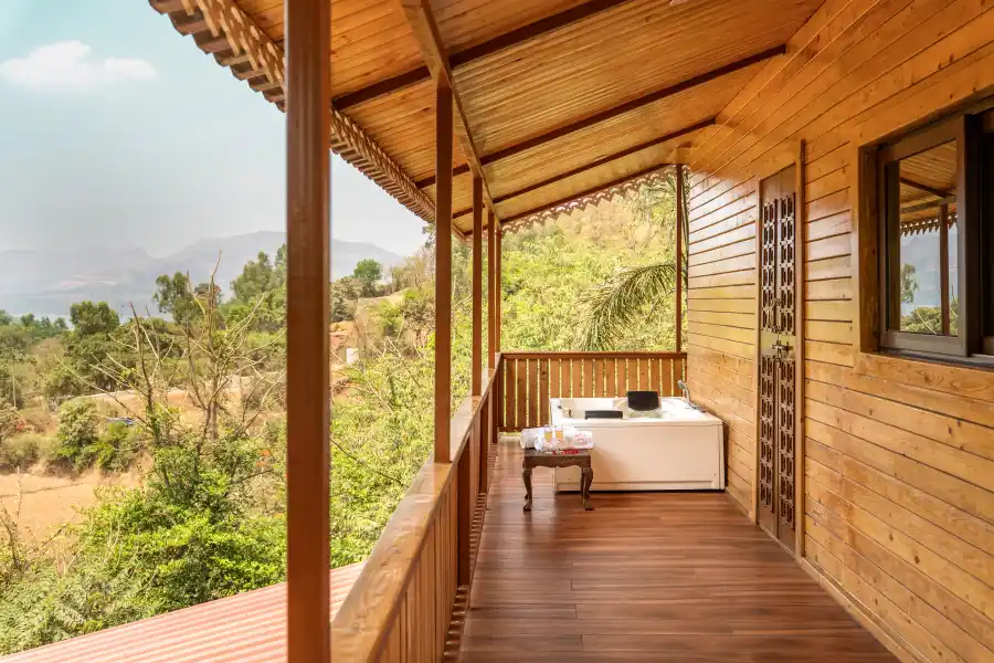 Love Nest, Mulshi