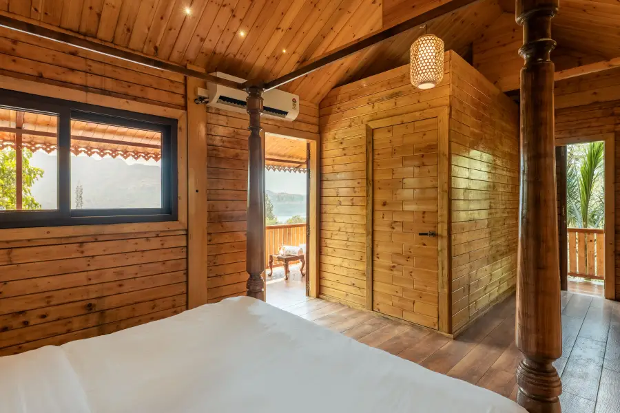 Love Nest, Mulshi