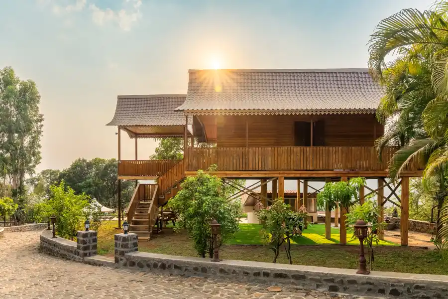 Love Nest, Mulshi