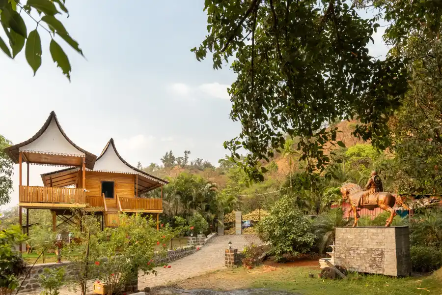 Love Nest, Mulshi