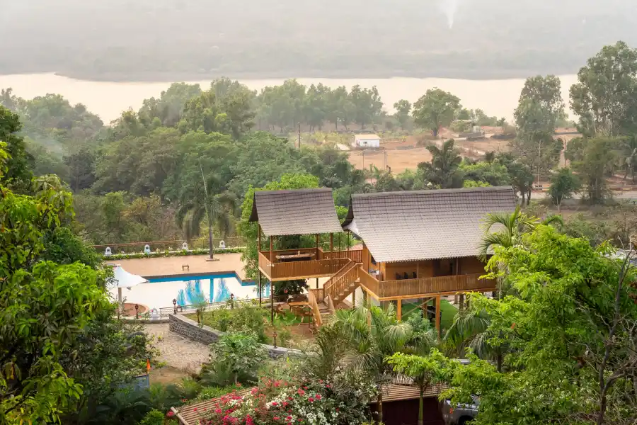 Love Nest, Mulshi