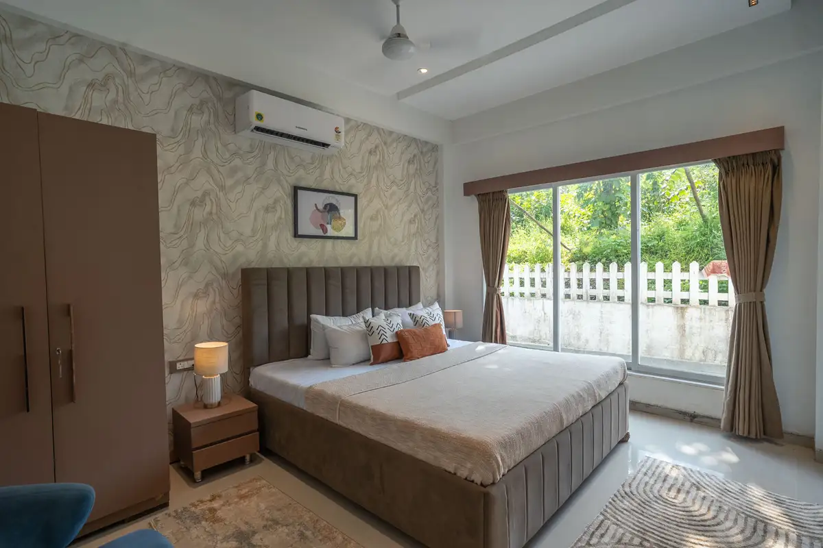 Lucca Villa, Karjat