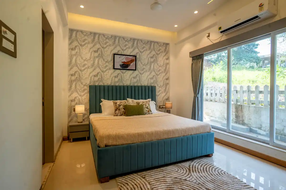Lucca Villa, Karjat