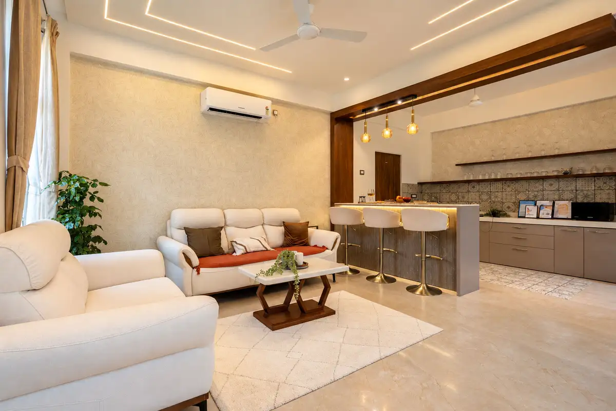 Lucca Villa, Karjat