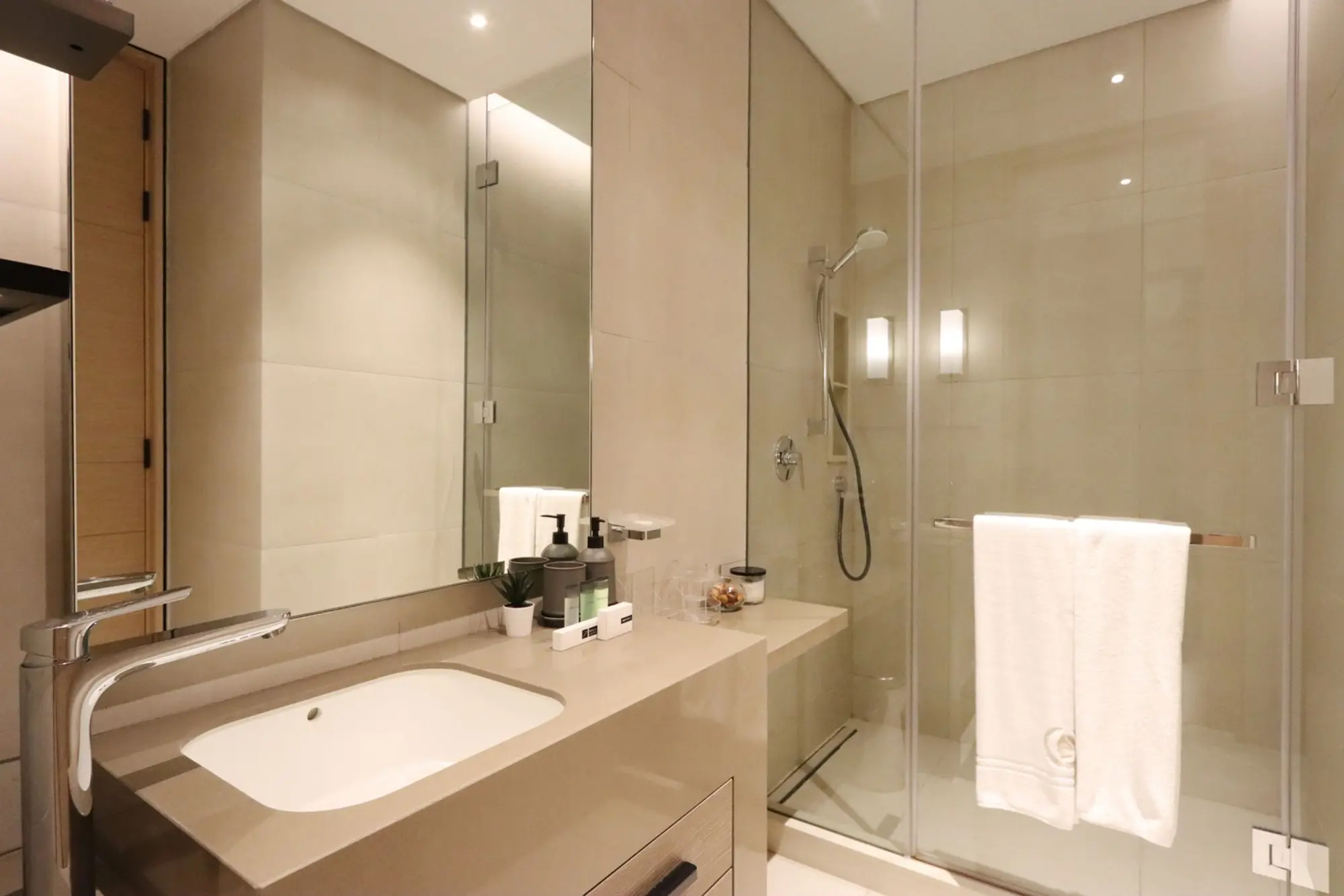 Lush 2B-Sea and Ain View in Address- JBR, Dubai