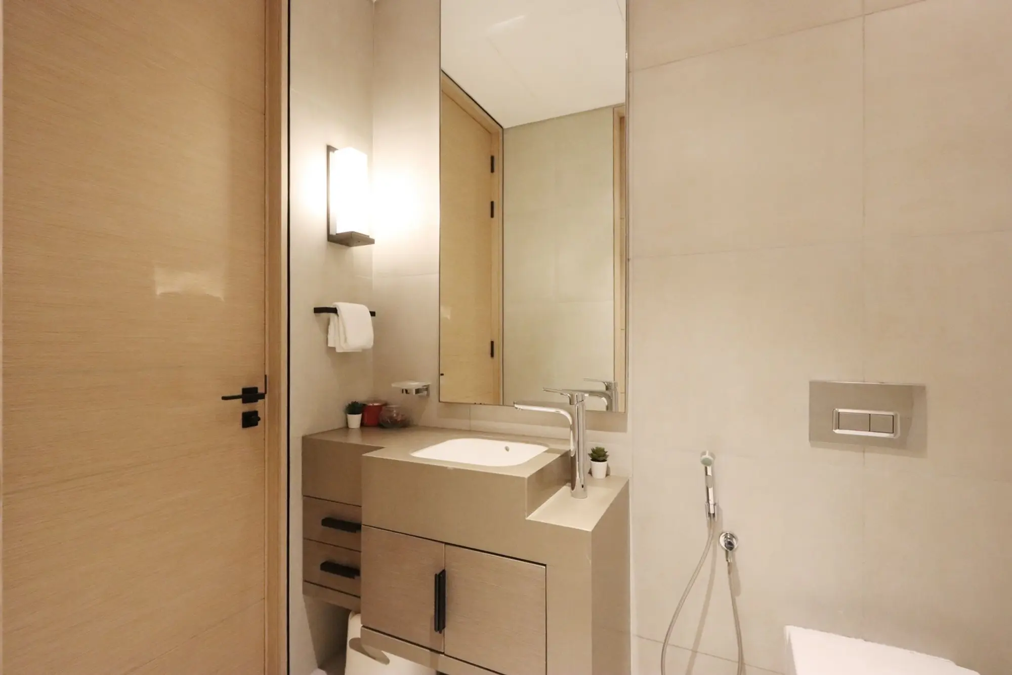 Lush 2B-Sea and Ain View in Address- JBR, Dubai