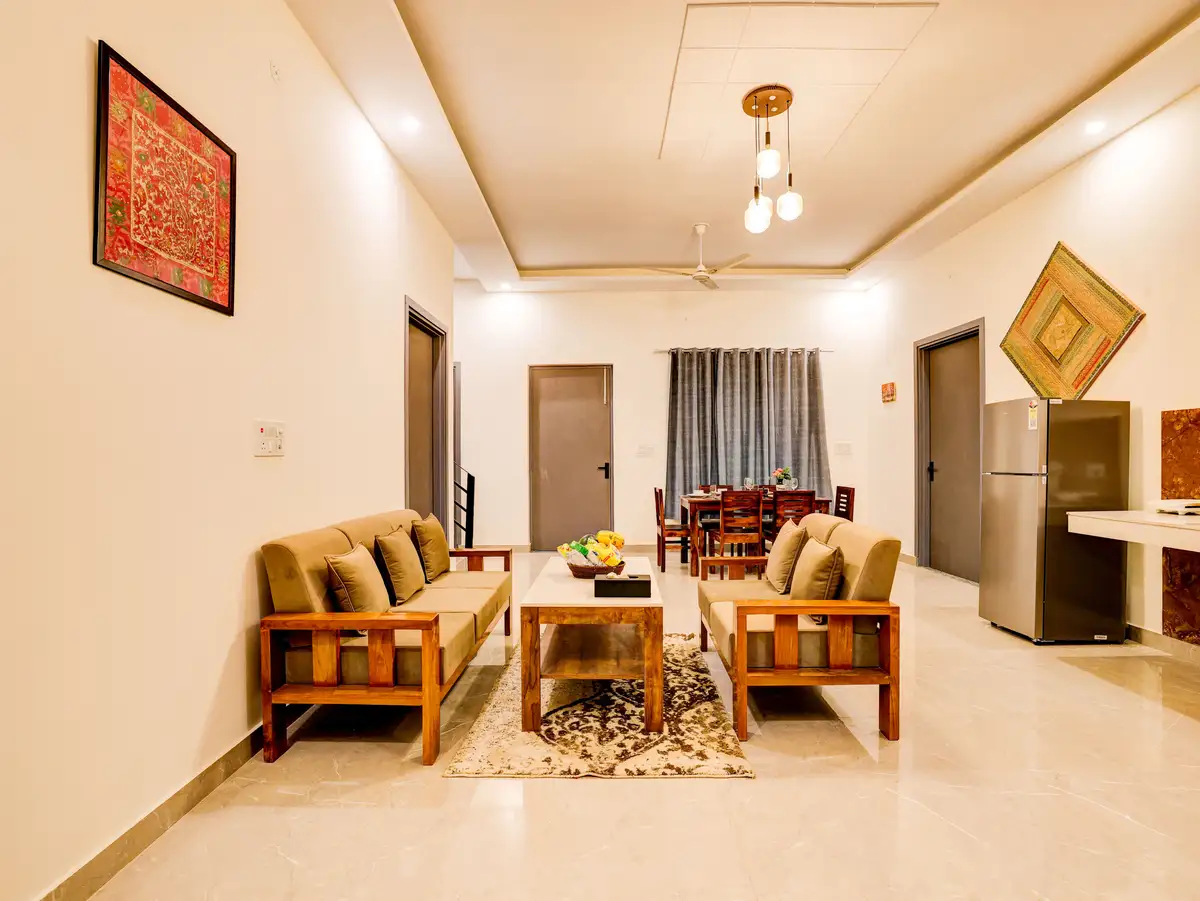 Lustra, Delhi NCR