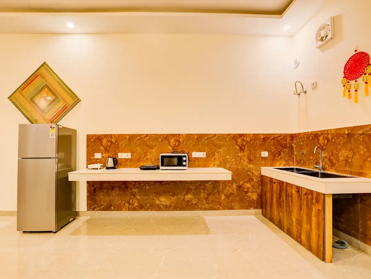 Lustra, Delhi NCR