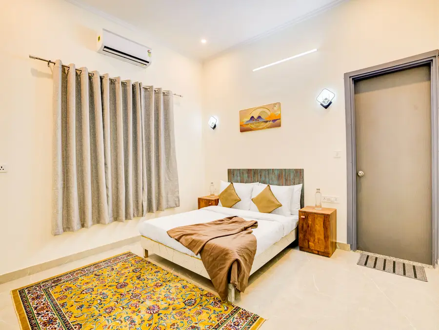 Lustra, Delhi NCR