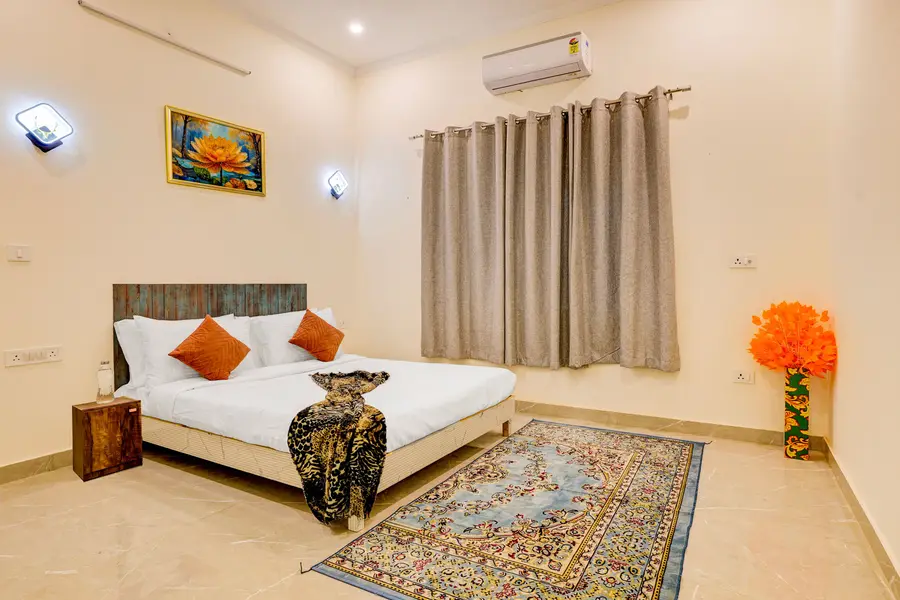 Lustra, Delhi NCR