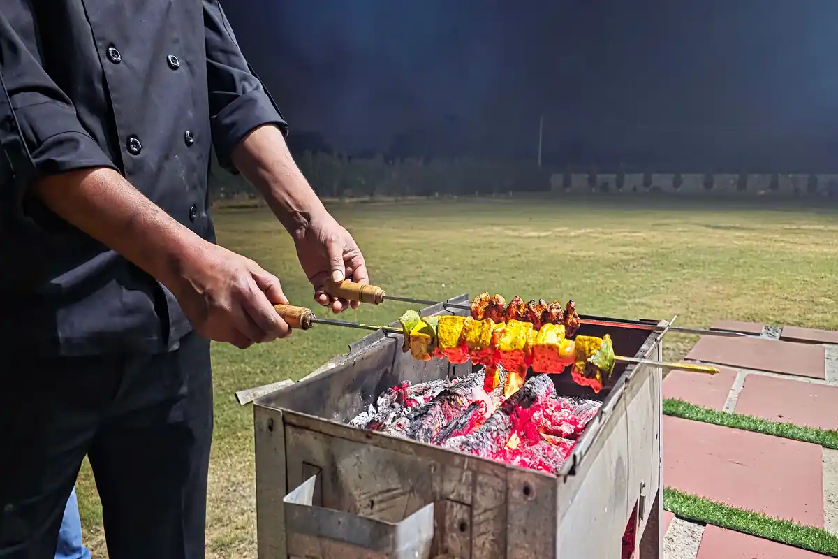 Lustra, Delhi NCR