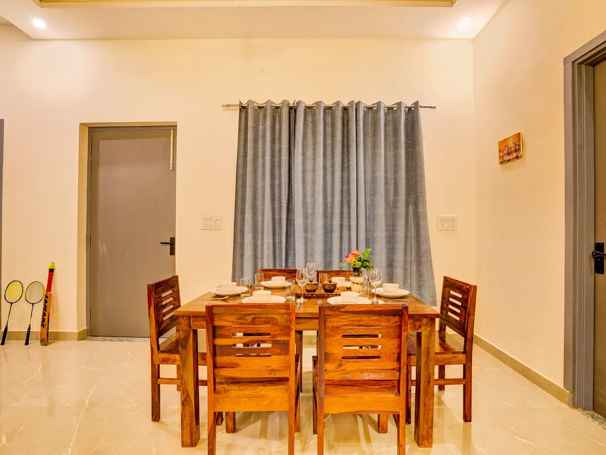 Lustra, Delhi NCR