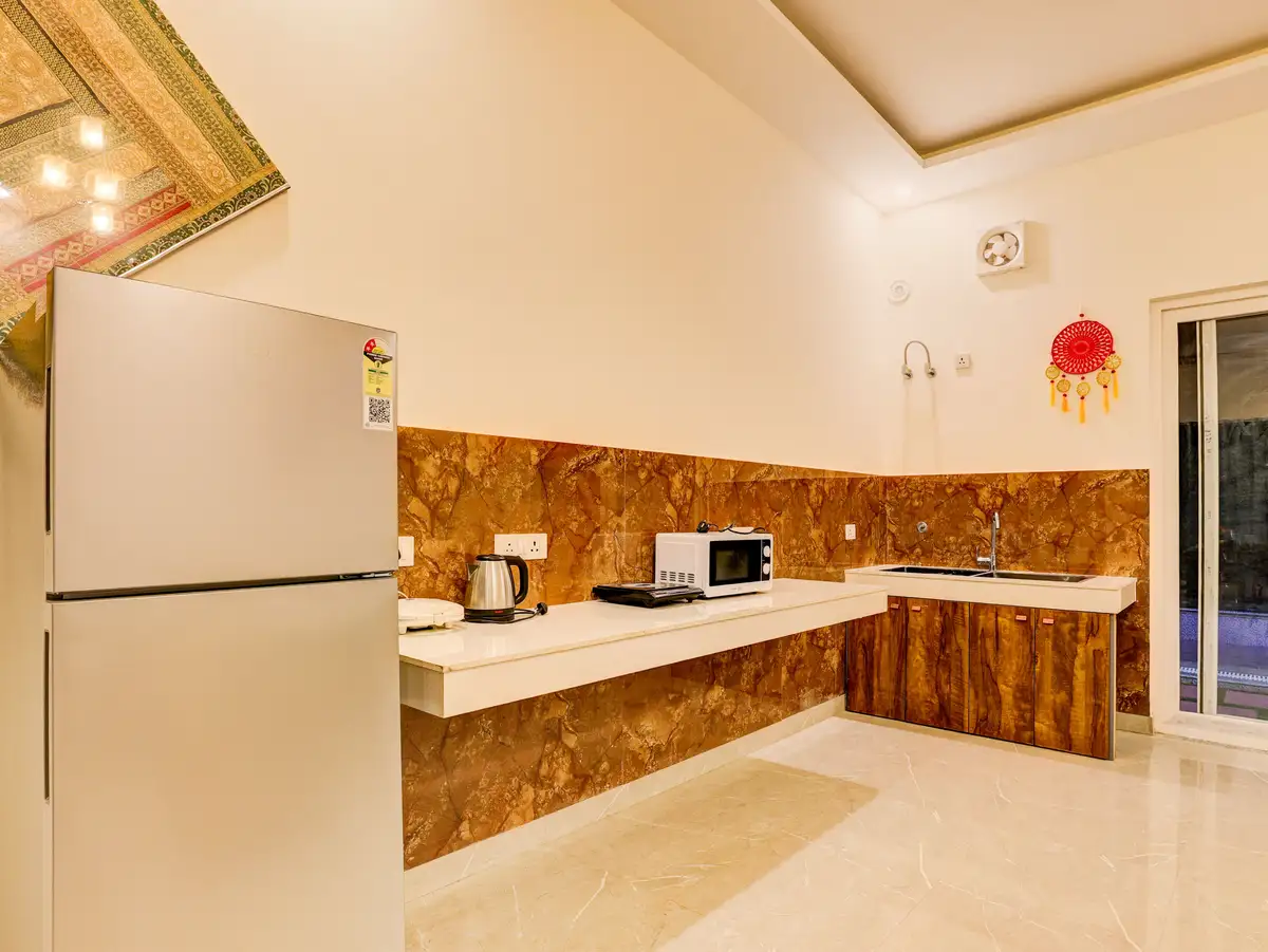 Lustra, Delhi NCR