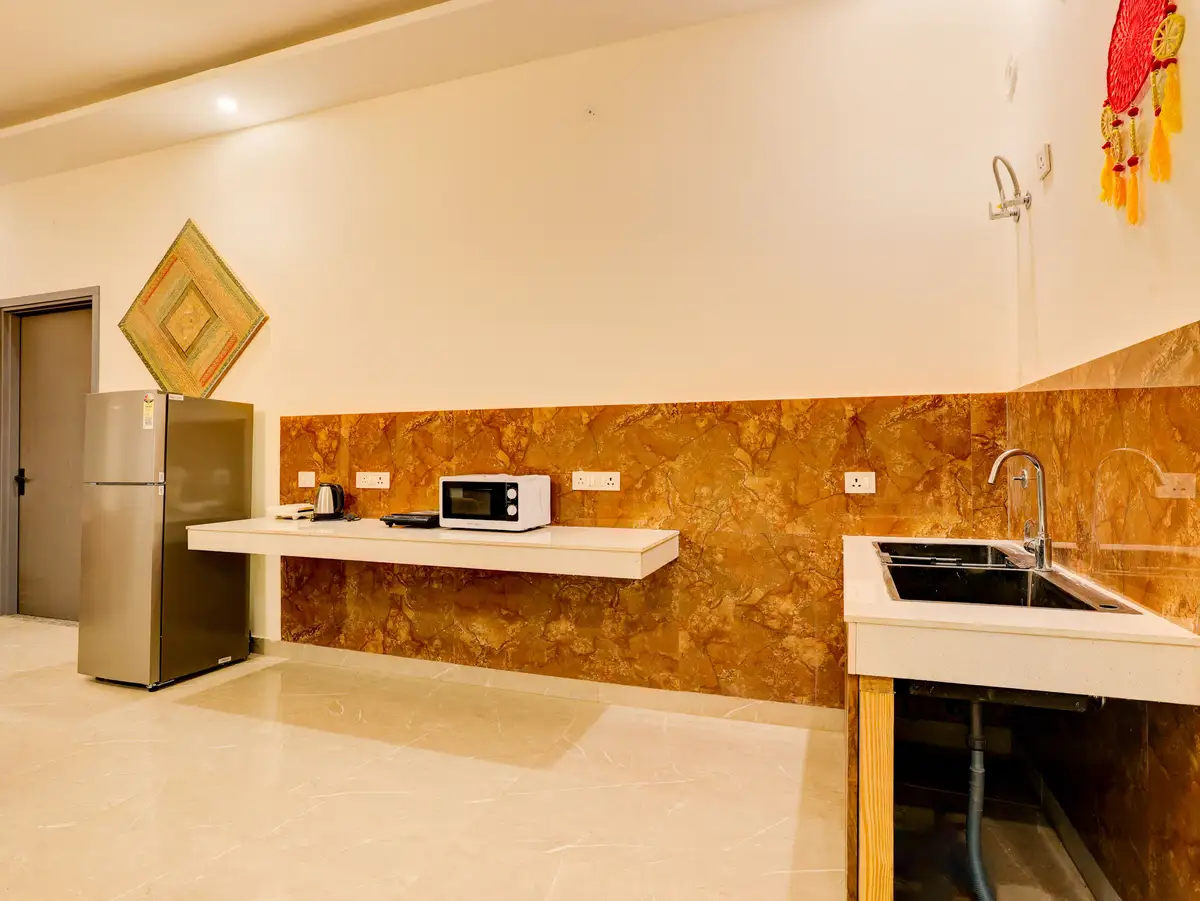 Lustra, Delhi NCR