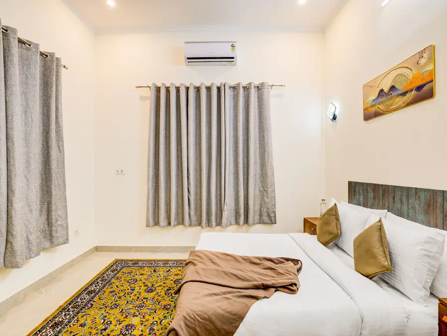 Lustra, Delhi NCR