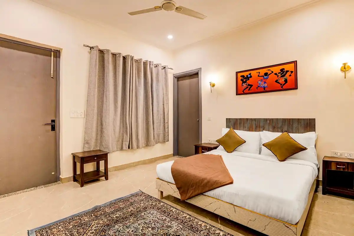 Lustra, Delhi NCR