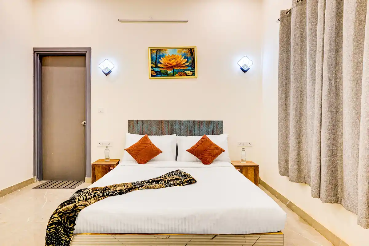 Lustra, Delhi NCR